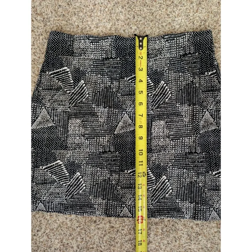 Madewell Downtown Skirt in Batik Size Medium Black Gray Geometric Print Pull On